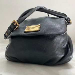 Classic Q Lil Ukita Shoulder Crossbody Bag